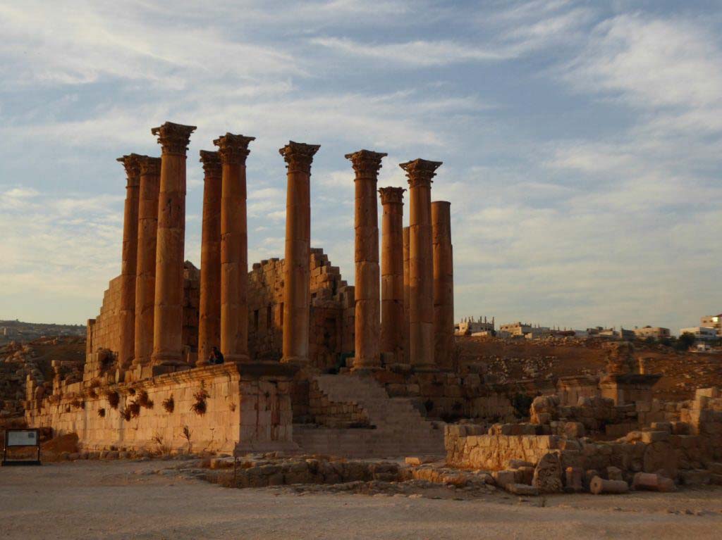 Jerash, Jordan, beautiful Roman ruins, favourite city in Jordan, temple of Artemis